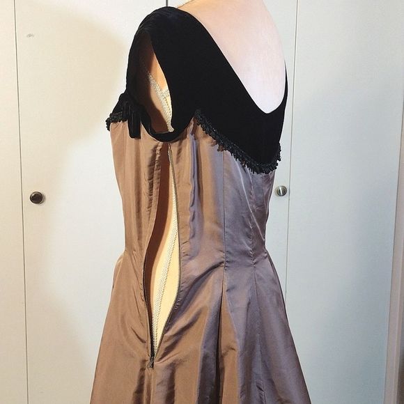 Handmade Vntg 1950s Black Velvet & Brown Midi Swing Dress - Picture 14 of 16